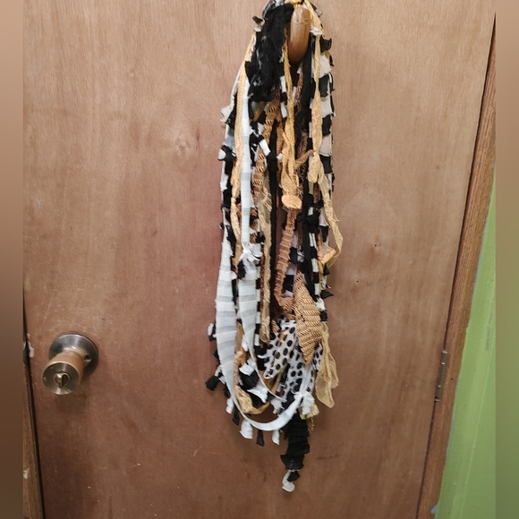 Accessories - Pretty Scrappy Scarf